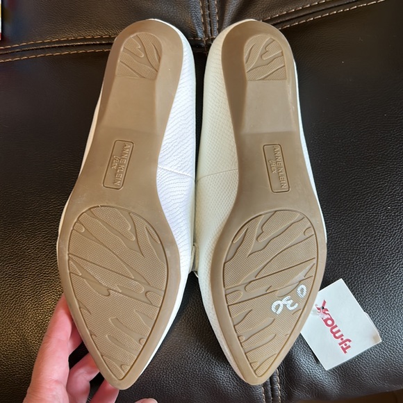 AK Anne Klein I’m 7.5 flats - Picture 2 of 4